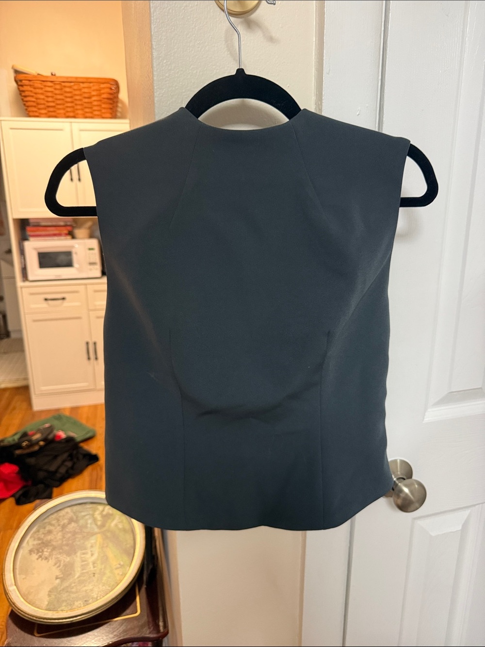 Commense Sleeveless Crewneck Women's Top - Dark Gray